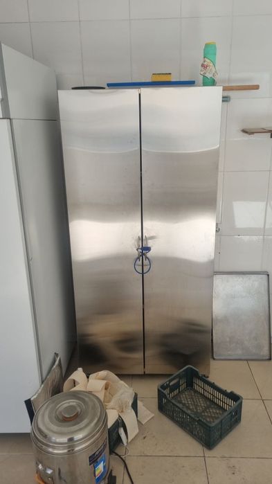 Срочно продаётся кухонное оборудование б/у. Состояние отличное,