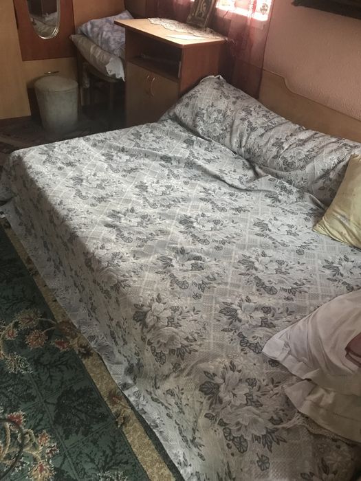Inchiriez o camera la casa pt o persoana