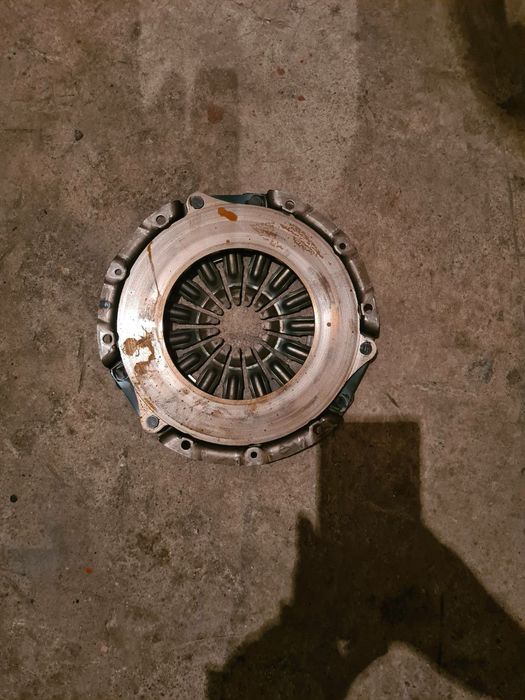 Претисквателен диск за Mazda 6   121 к. 2004 г. Дизел