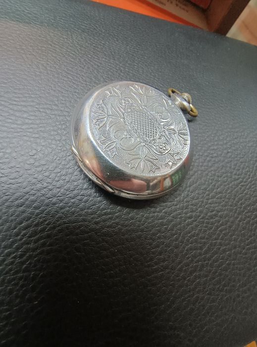 Красив Джобен Часовник МОЛНИЯ  Идеален за Декорация