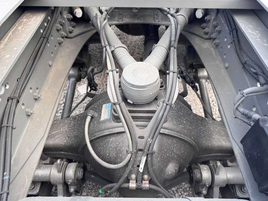 Howo T7H 540HP трактор