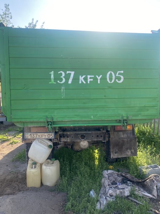 Зил 130 на ходу без вложеня