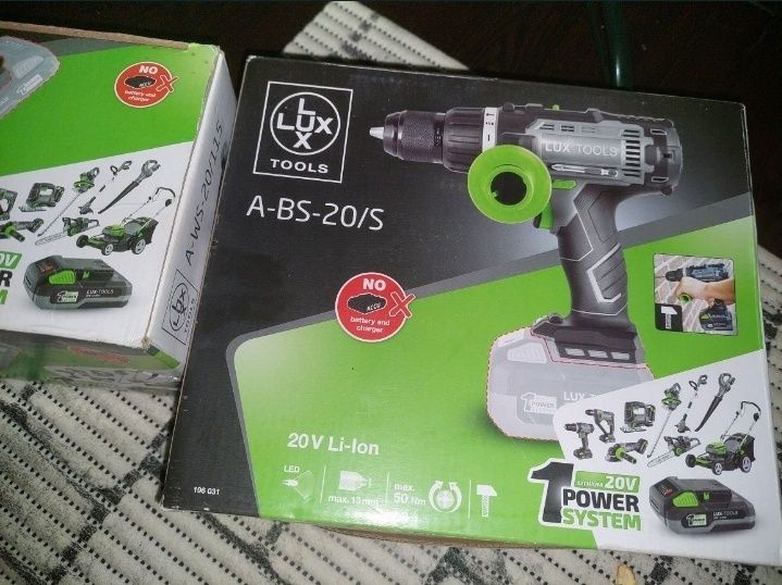 Vând mașină de înșurubat nouă în cutie baterie și încărcător