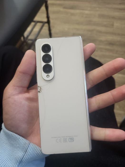 Samsung Galaxy z fold 4