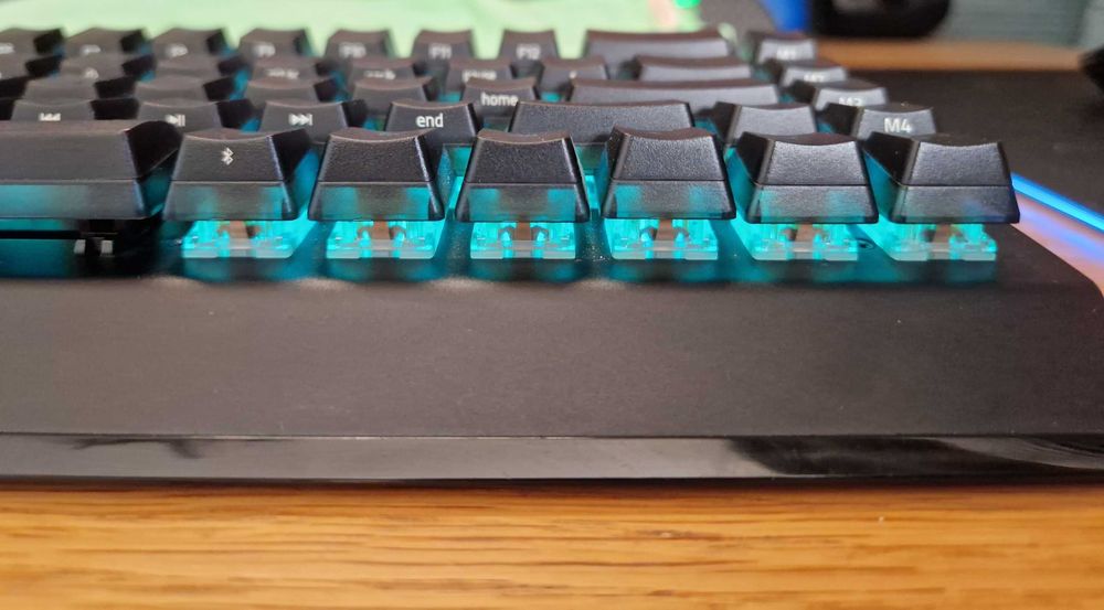 Razer BlackWidow V3 Mini, Yellow Switch + ергономична подложка