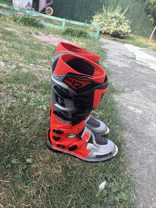 Продавам ботуши GAERNE SG12