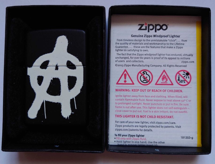 Brichetă Zippo impecabilă, la cutie