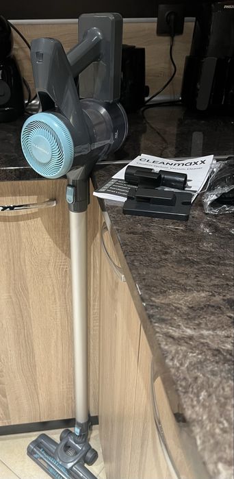 Прахосмукачка Cleanmaxx