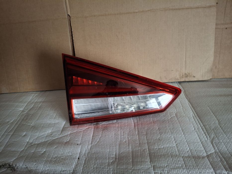 Stop stanga pe hayon Seat Arona