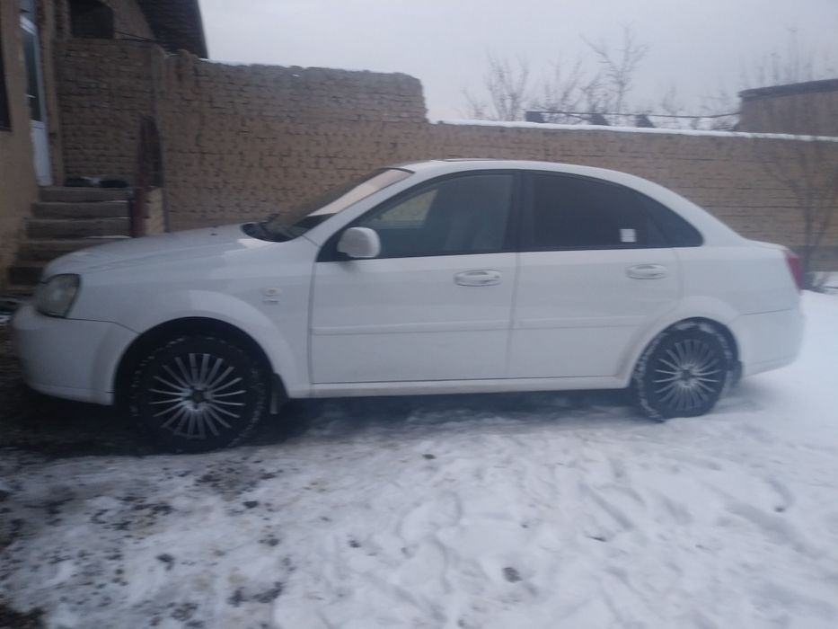 Lacetti машина сотилади