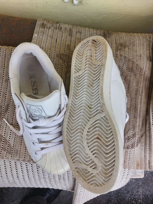 Продавам маратонки SB  .37. номер