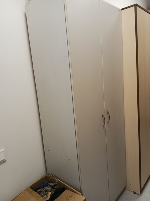 Срочно продам шкаф