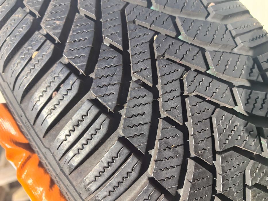 205/55/16 Континентал ДОТ 2012 г - Само 1 брой гума - Като нова