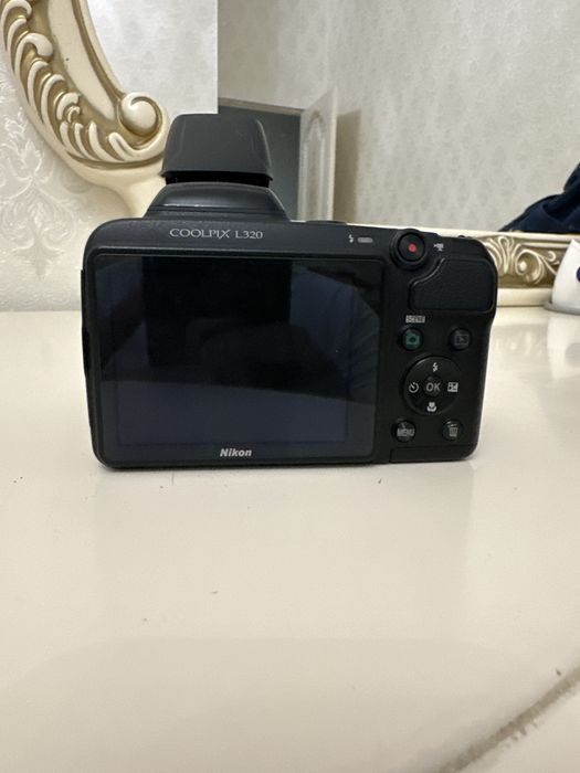 Nikon Coolplix L320