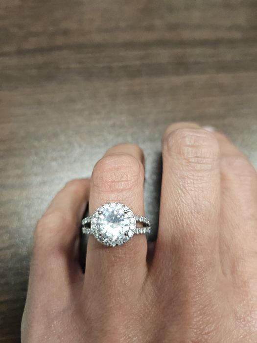 Сребърен пръстен с камъни