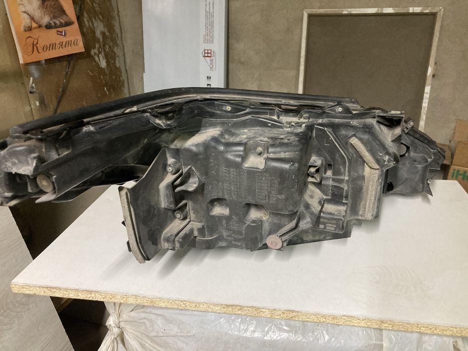 Фара на Лексус LX570