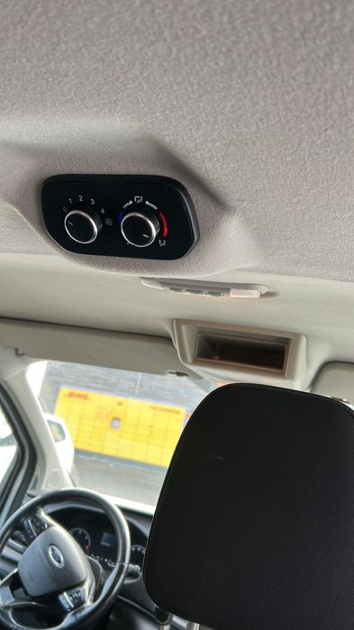 Ford transit custom 8+1