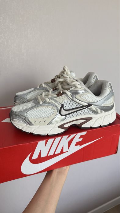 Продам кроссовки nike