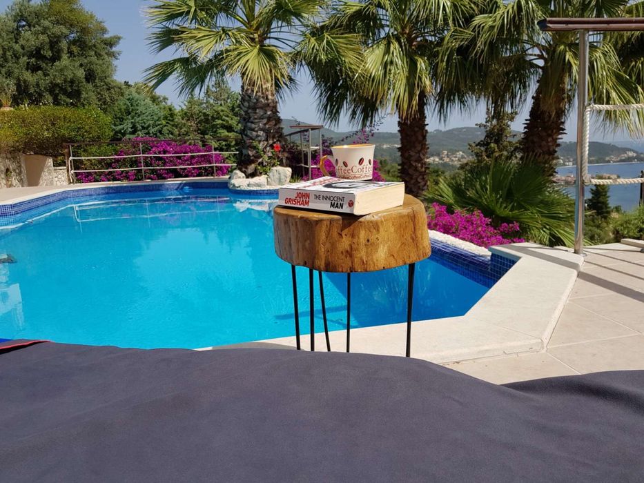 Помощна маса, нощен шкаф, табуретка, пън, цветарник