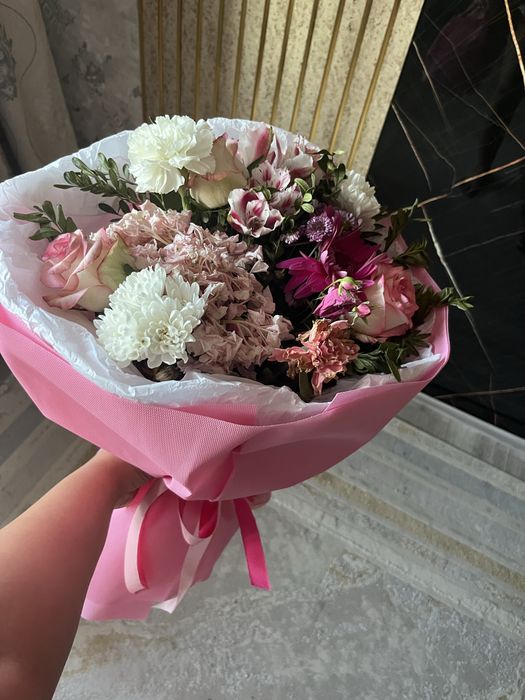 Два букетов цветов
