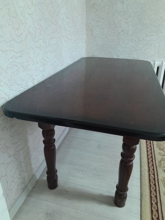 Продаётся стол в хорошем состоянии