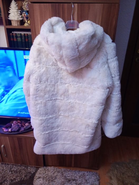 Haina blana artificiala