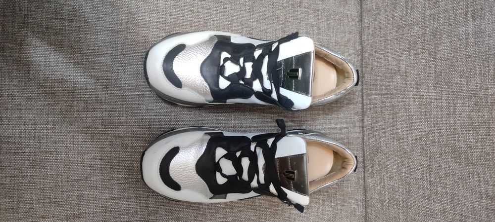 Женские кроссовки бренда G. K. Mayer. Размер 39.