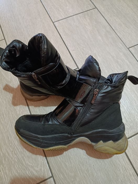 Продам куртку и ботинки