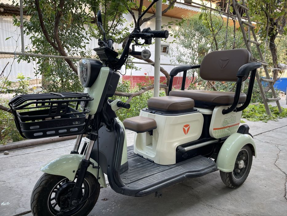 Скутер yadea модел No.ETO20