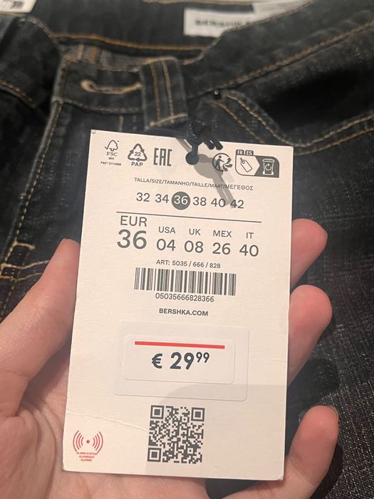 черные джинсы клеш