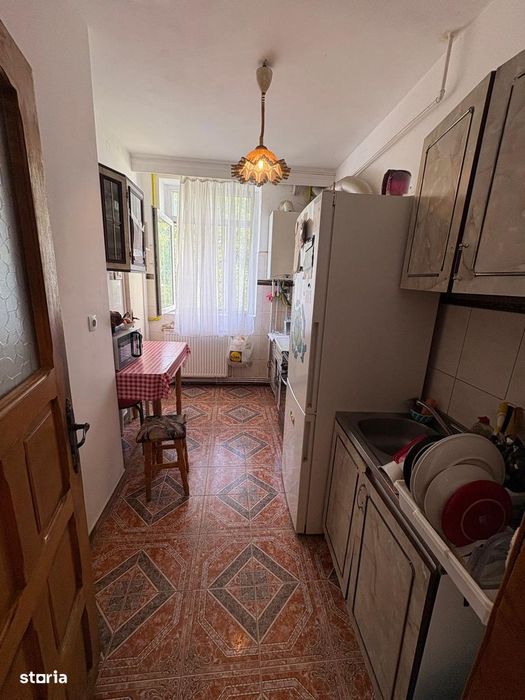 gars 20 mp la vila in copou , 2 bai bucatarie la 4 min de univ cuza