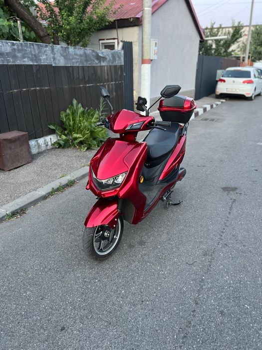 Vând Scuter Electric