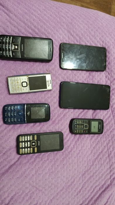 Продам телефоны на запчасти