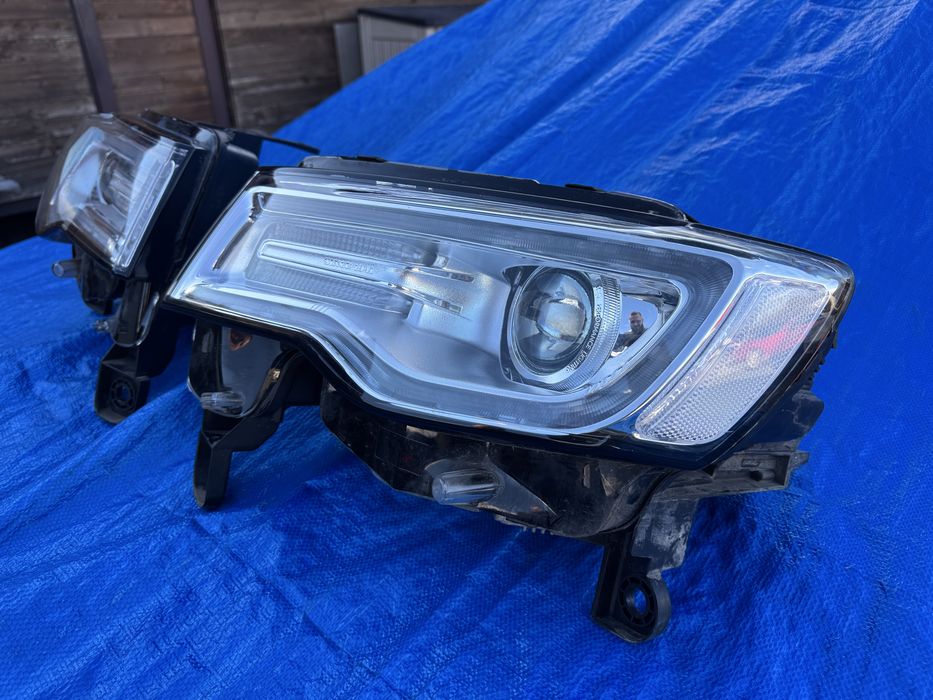 Фарове Jeep Grand Cherokee Wk2