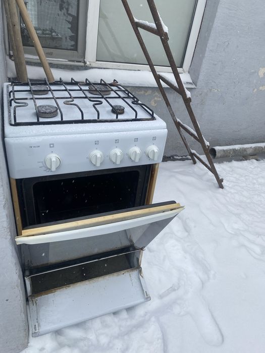 Газ плита Б/У состояние.
