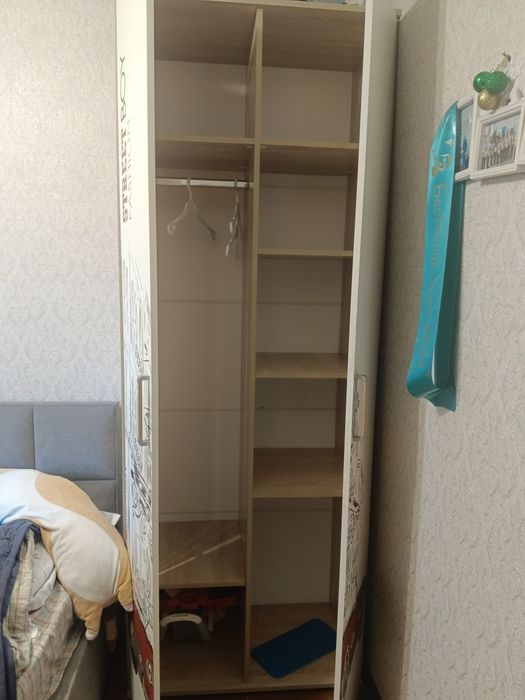 Продам шкаф, пенал, стол+тумба