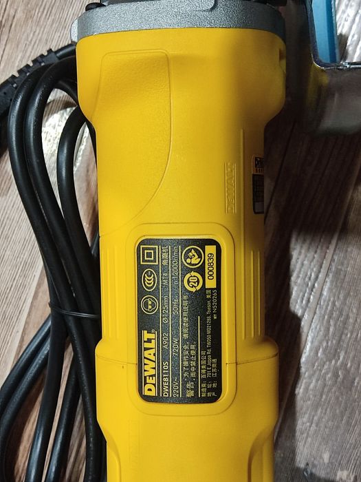 Продам ушм, болгарку DeWalt