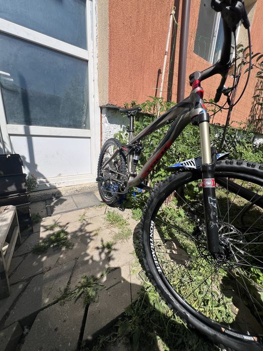 Trek remedy 8 full x floater