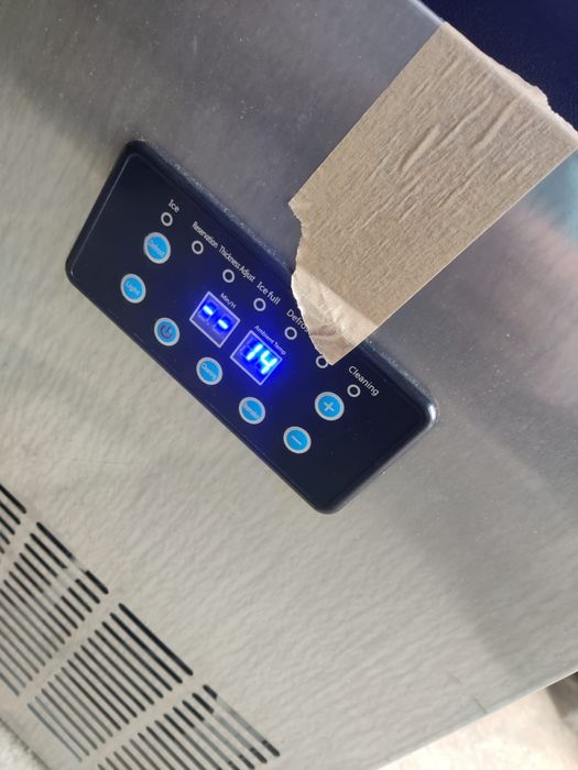 Masina de gheață comercială 45kg/ 24 ore nou