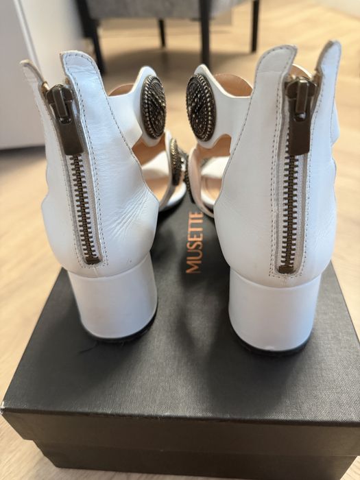 Sandale din piele Musette