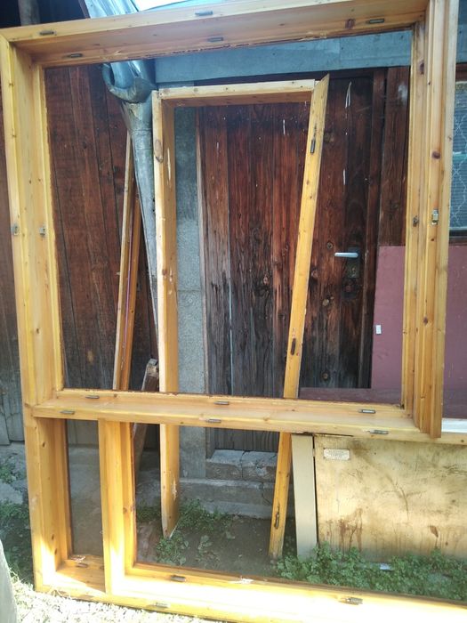 Дървена дограма с врати