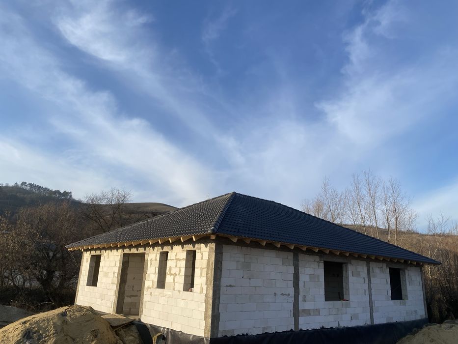 Casă de vânzare  la roșu sau finisată in Blaj