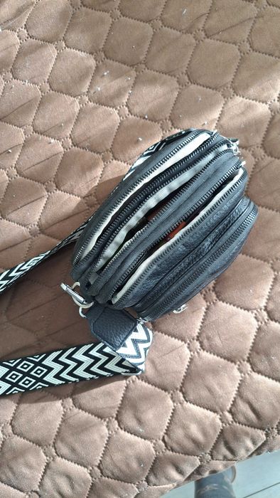 Малка дамска чанта