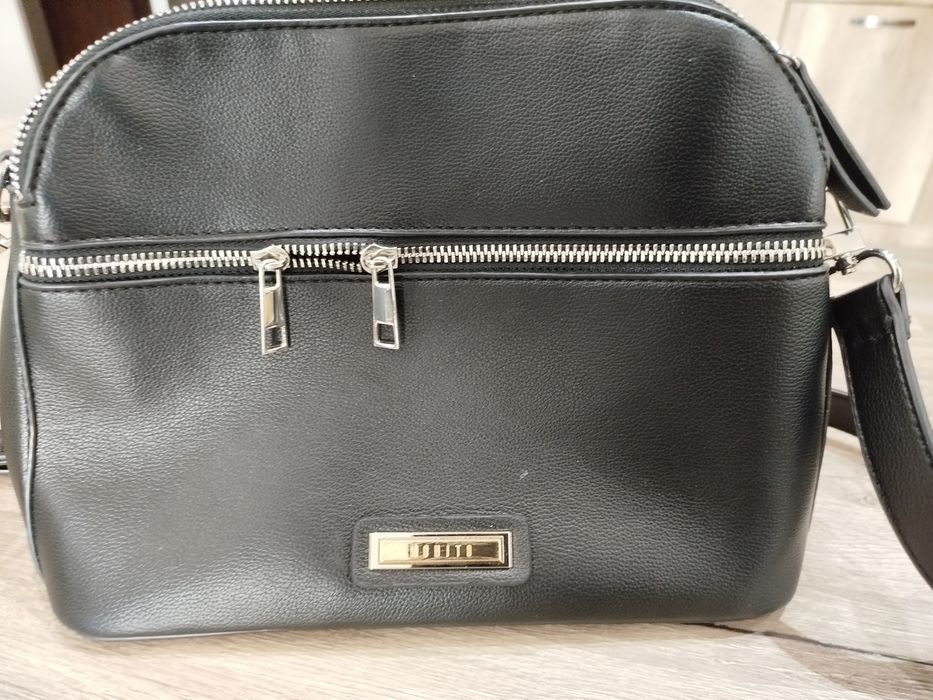 Чанта черна Mohito