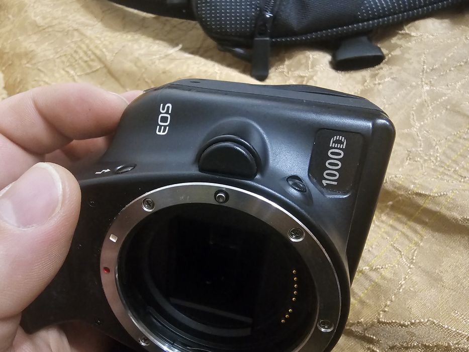Aparat foto Canon eos 100D
