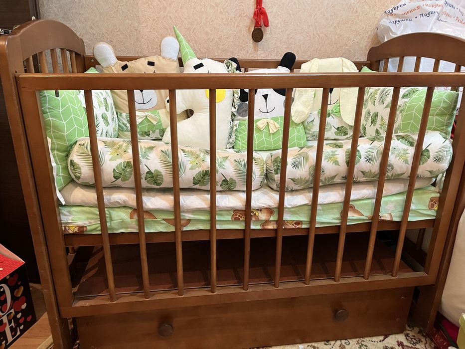 Детская кровать в хорошем состоянии