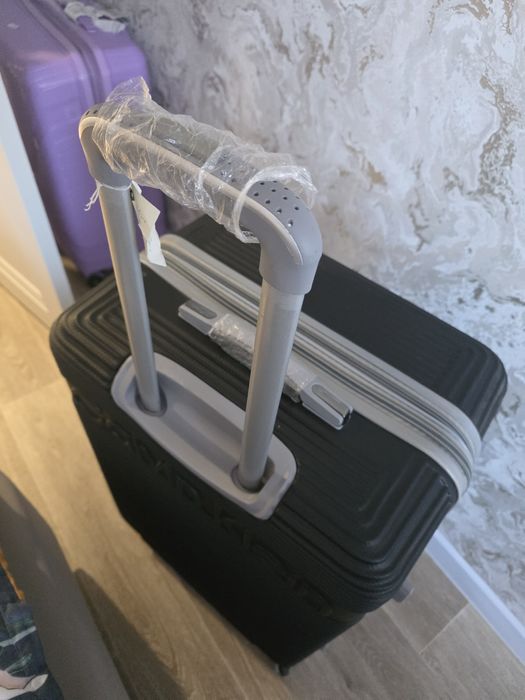 Чемодан поликарбонат