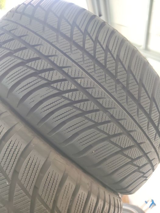 4 бр зимни 225/50/17 Bridgestone 22г
