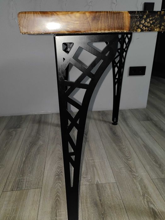 Продам авторский стол.