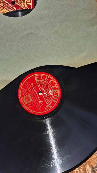 Vând lot 7 Discuri Grammophon & patefon colectie cu muzica clasică 

-
